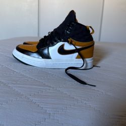 There Are A 8.5 Orange And Black They Are Jordan’s