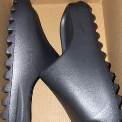 Yeezy slides size 9