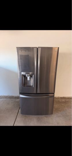 Refrigerator Black Stainless 60 Day Warranty