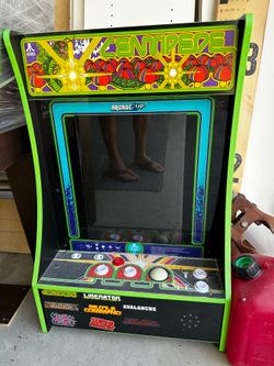 Arcade 1Up Centipede 8-in-1 Party-Cade Compact Arcade Machine