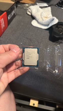 Selling my Intel Core i5-12400F processor after upgrading my PC.