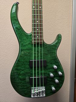 Peavey Fury IV Bass Guitar