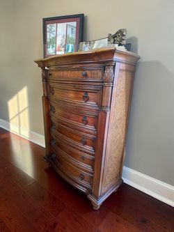 Tall chest ( deliver available)