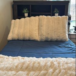 Raymour & Flanigan twin bed