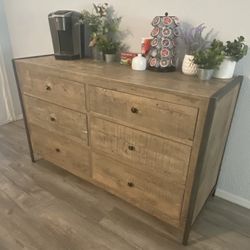Dresser Set