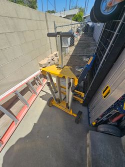 Dewalt tablesaw or mitersaw stand with brackets