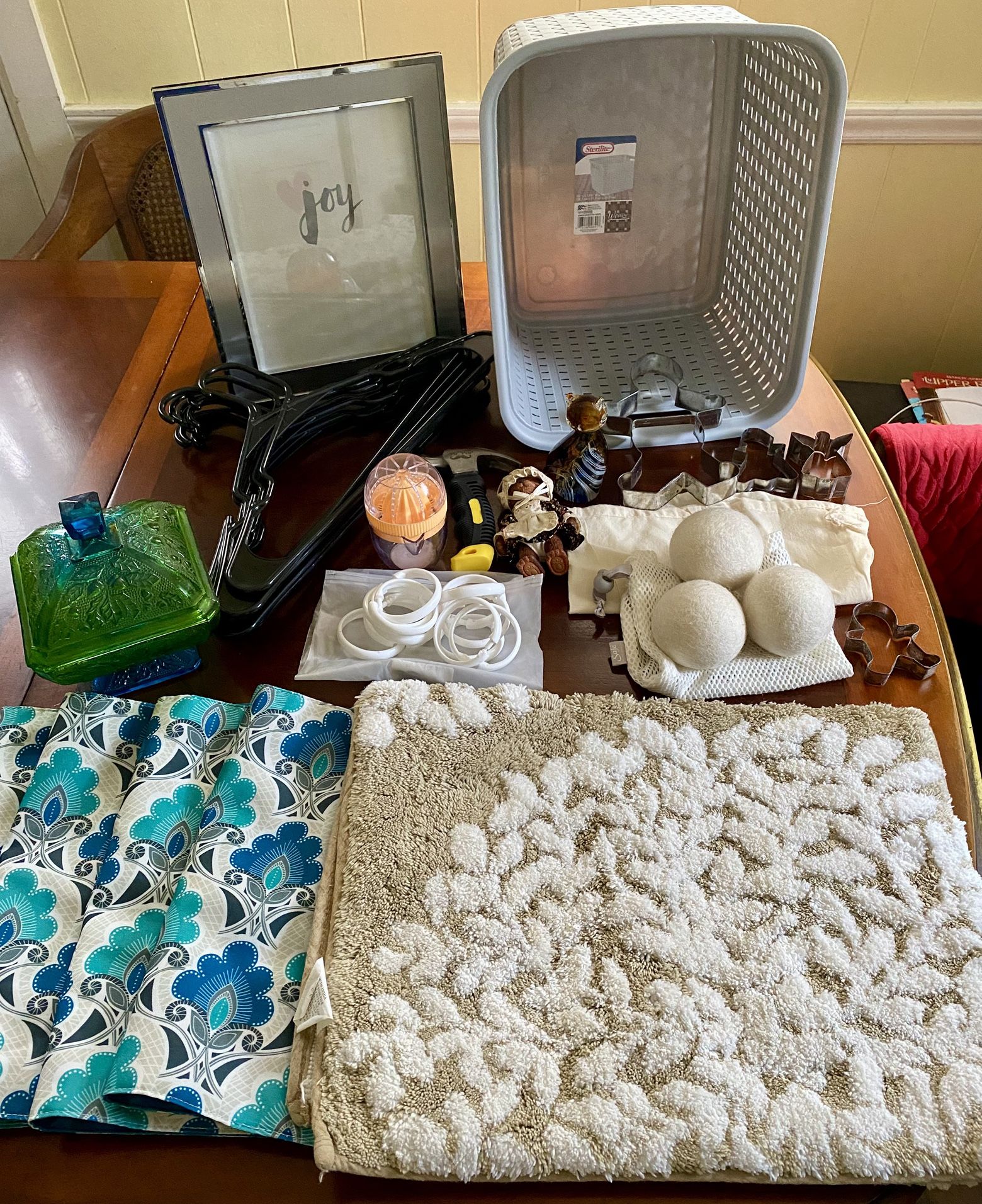 Household Items- Kitchen, Laundry, Bathroom, Etc