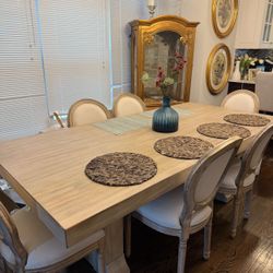 MOVING AWAY — EXTREMELY GOOD DEAL — Excellent & NEW Dining Table and TV stand!