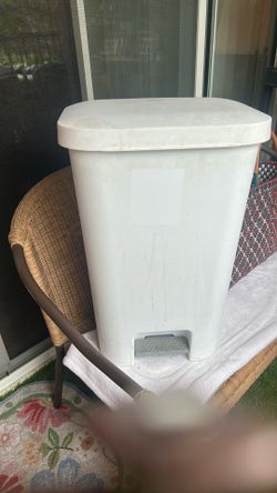 Sterile trash can