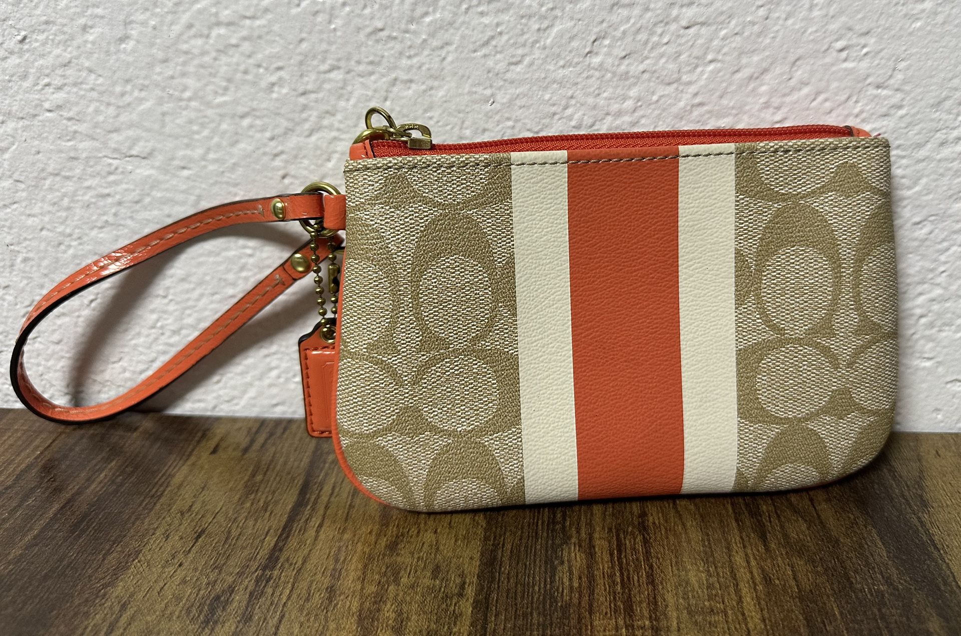 VINTAGE COACH ORANGE LEATHER ZIP WRISLET WALLET