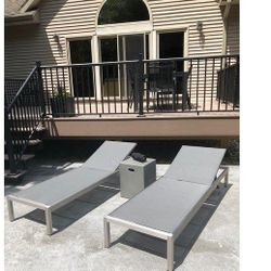 2 Outdoor patio chaise lounge chairs, pool furniture loungers adjustable 
