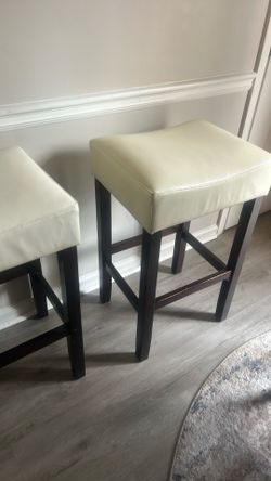 Cream Upholstered Wooden Bar Stool