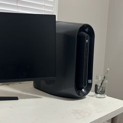 Alienware PC and Samsung Oddesy G9