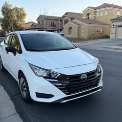 Nissan Versa 2024 