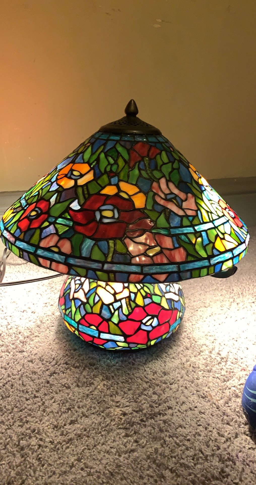 Tiffany Style Tivoli Accent Lamp Stained Glass Lamp