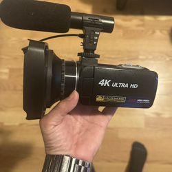  4k Ultra HD Video Camera w/accessories