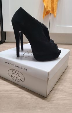 Steve Madden Black Suede Peep-Toe Heels *Make Offer*