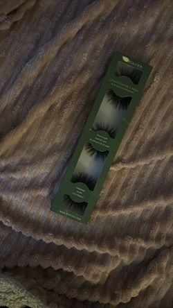Dramatic Lashes