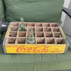 Coca Cola Vintage 24 Bottle Carry Box