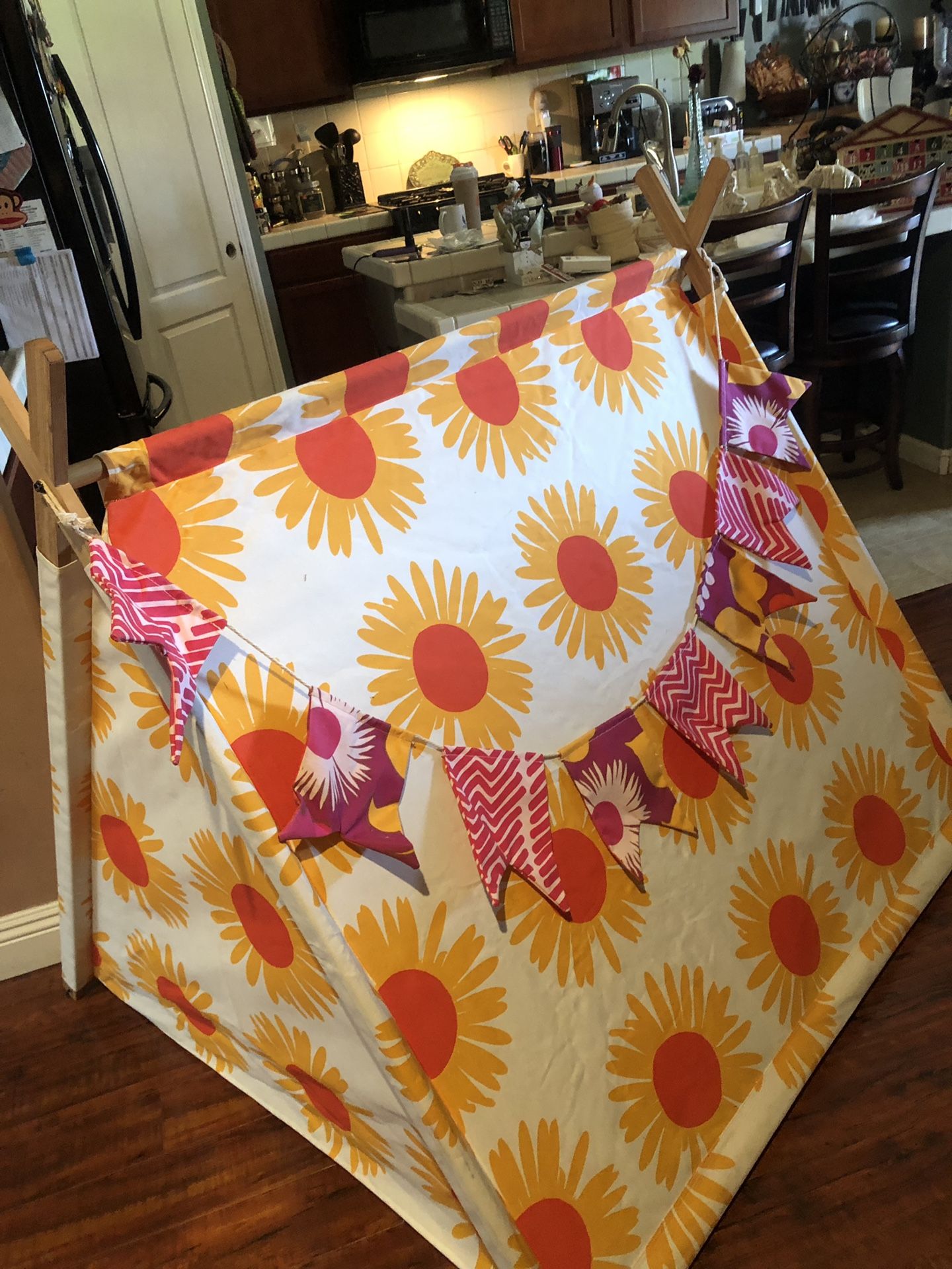 Sunflower kids tent(Marimekko by Target)