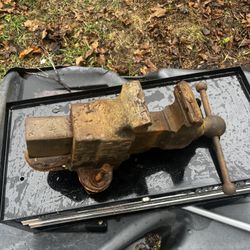 Large Table Vise
