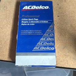 AC Delco Spark Plugs 41-985 Qty-8