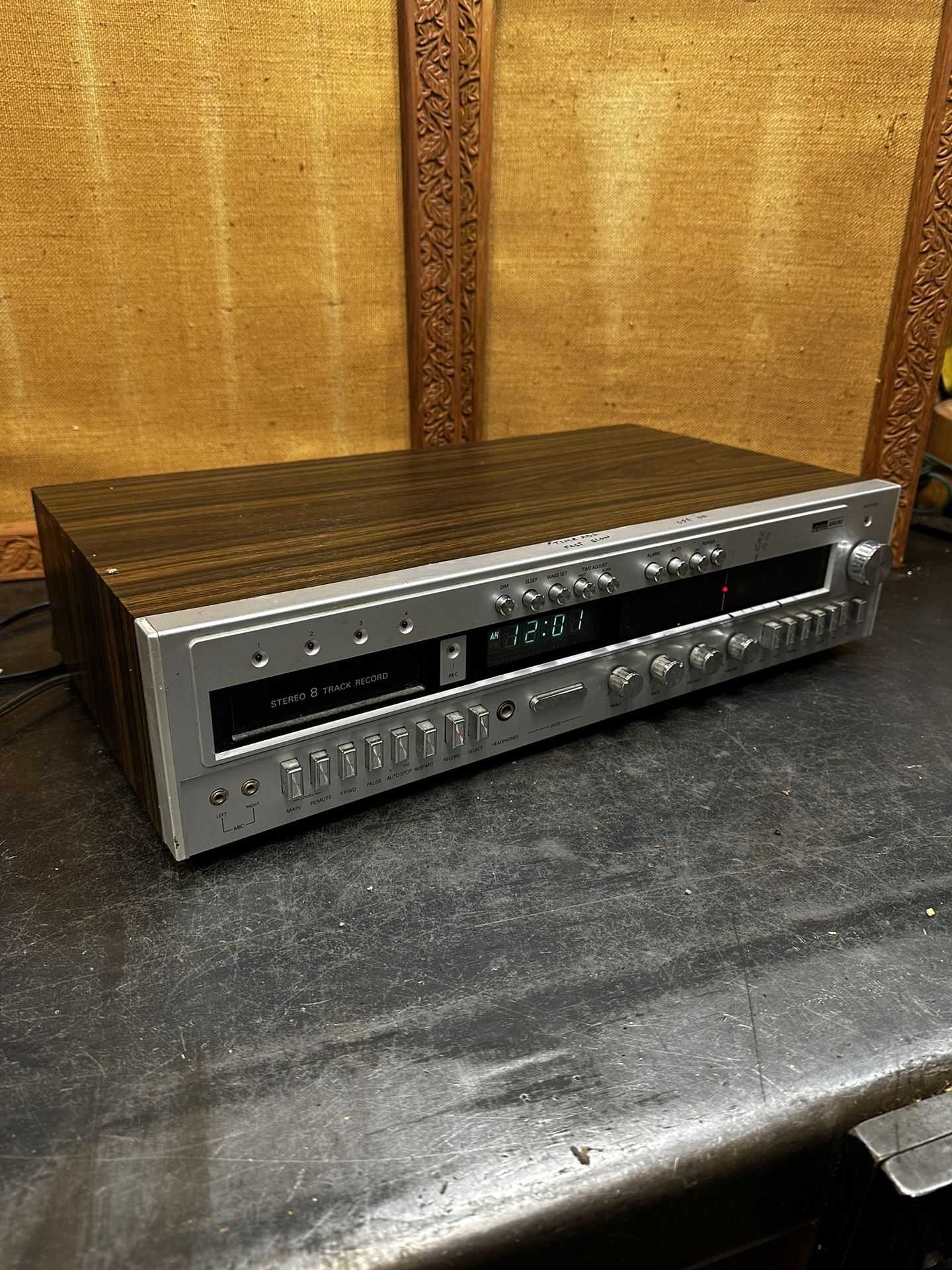VTG Montgomery Ward Airline Stereo AM FM Receiver 8 Track Player Model GEN 6247A