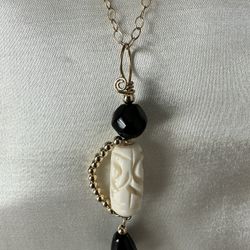 Onyx/carved Bone Necklace 