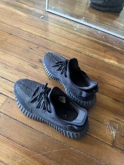 Yeezy boost 350 black on black - 8.5 men / 10 women