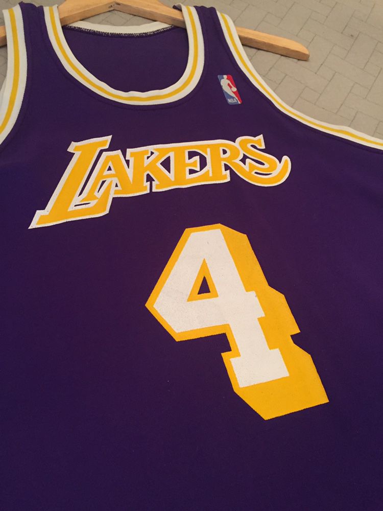 Champion Lakers Jersey Size Youth M 10/12 for Sale in Corona, CA - OfferUp