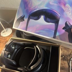 Meta Quest Pro 256GB - Headset Only (Works with Hand Tracking!) 