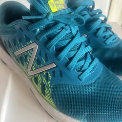 New Balance boys Sneakers  Size US 6 