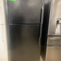 GE 30” Top Freezer Fridge Working Perfectly 4 Months Warranty 