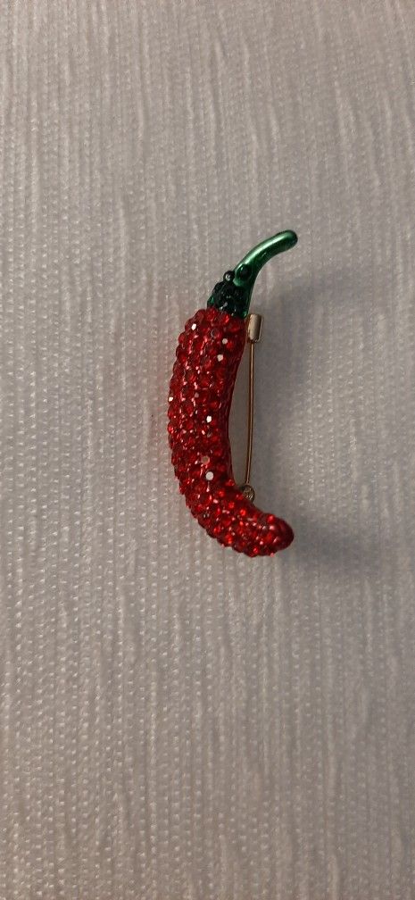 Red Chili Pepper pin/brooch