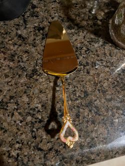 Small Vintage Gold Plated Stainless Steel Heart & Flower server