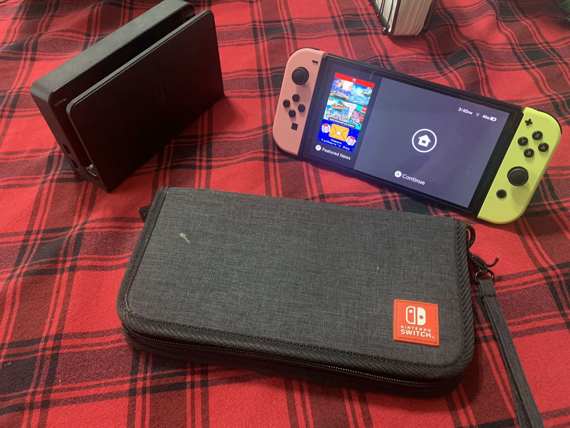 Selling a Nintendo Switch OLED in excellent condition