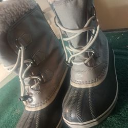 Sorel Womrns Size 4 Winter Boots 