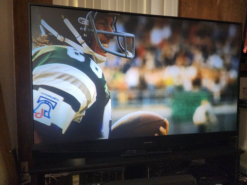 Mitsubishi DLP Rear Pojection TV 73" With Stand