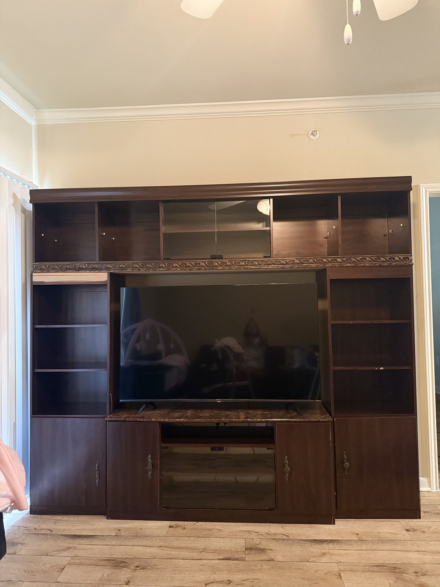 Multifuncional TV Stand