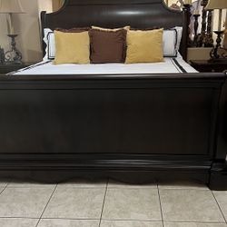 King Size Bedroom Set With New Mattress Memory Foam