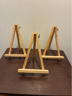 3 mini easels