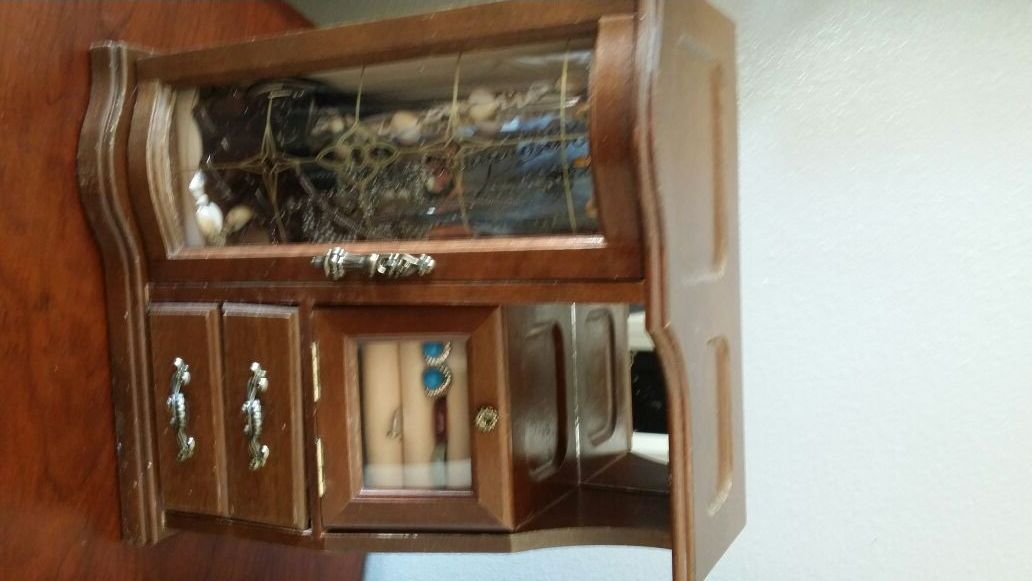 Vintage Jewerly Amoire Box