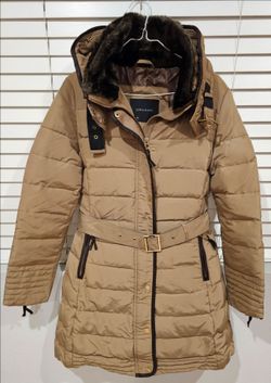 ZARA Women’s Puffer Jacket with Faux Fur Trim