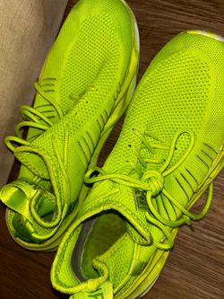 TEN PAIRS OFMINT CONDITION SHOES