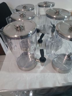 Beverage dispenser pitcher  with handle