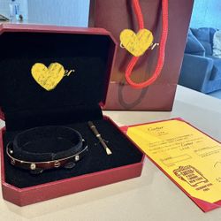 Gold bracelet