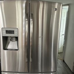 Refrigerator 