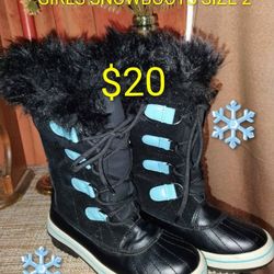 FIRM IN MERCED‼️GIRLS SNOWBOOTS SIZE 2