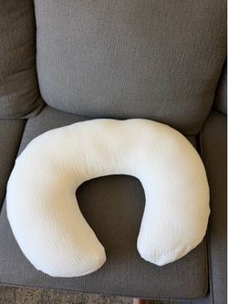 Nursing pillow