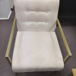 Posh Pink Tufted Velvet Chair